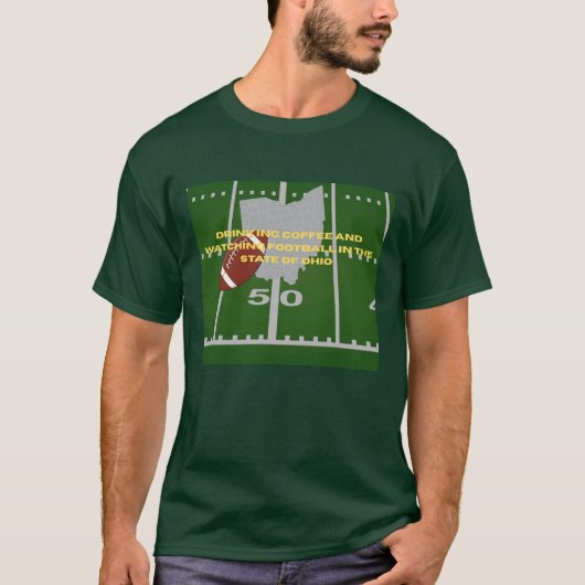 オハイオのコーヒーとフットボール Tシャツ (正面)