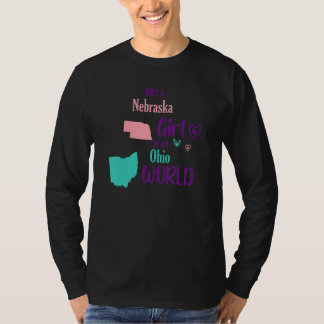 オハイオの世界に生きるネブラスカ娘 Tシャツ