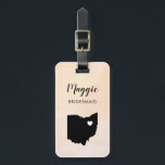 オハイオ地図ラゲッジタグ、ウェディングパーティーへようこそ ラゲッジタグ<br><div class="desc">これらの州荷物タグは、完璧なウェディングパーティギフトラベルまたは歓迎バッグラベルを作る。典型的な紙ギフトのラベルの代わりに、あなたの花嫁ギフトにそれを結び、彼らはそれを数ヶ月と数年のために使用することができる。ラベルには桃のアプリコットの水色の背景がある。ハートをその場所に配置す結婚るには、「さらに」オカスタマイズプションを使用する</div>