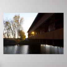 オハイオ州の大きなダービーで覆われた橋。