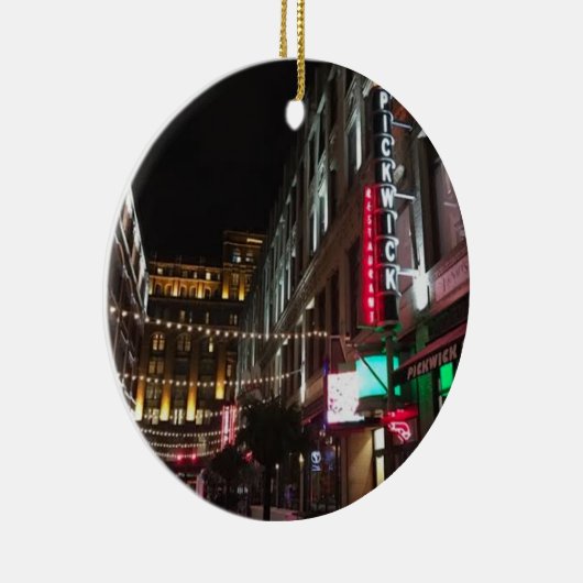 オハイオ州クリーブランドの東4通りフォトオーナメント セラミックオーナメント (右)