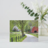 オハイオ州ベルリンの近くの赤い納屋と農家。 ポストカード (スタンド正面)