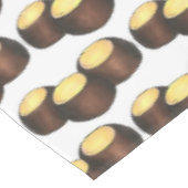 オハイオOHピーナッツバターバッキーバックアイナッツキャンディー テーブルクロス (アングル)