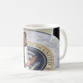 オバマおよびミシェール大統領は就任の球を踊ります コーヒーマグカップ (正面右)