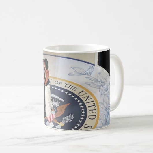 オバマおよびミシェール大統領は就任の球を踊ります コーヒーマグカップ (正面右)