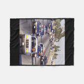 オバマを追いかける警官の車のトランプとJd Vance フリースブランケット (正面(横))