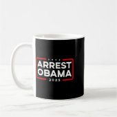 オバマを逮捕せよ 2025 Tシャツ_13.png  コーヒーマグカップ (左)