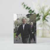 オバマ大統領はバスケットボールのコースに歩く ポストカード (スタンド正面)