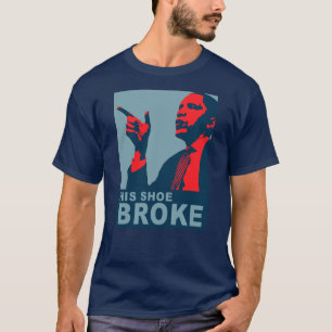 オバマ: 彼の靴は壊れました Tシャツ