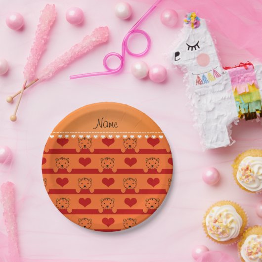 オパーソナライズされたレンジ・タイガース・赤いハートストライプズ ペーパープレート (パーティー)