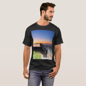 オパール・サンセット：波止場に沈む太陽。 Tシャツ (正面フル)