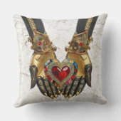 オファリング – 手のハート クッション (裏面)