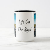 オフィスでちょうど別の日 – マグカップ – 編集可能 (中央)