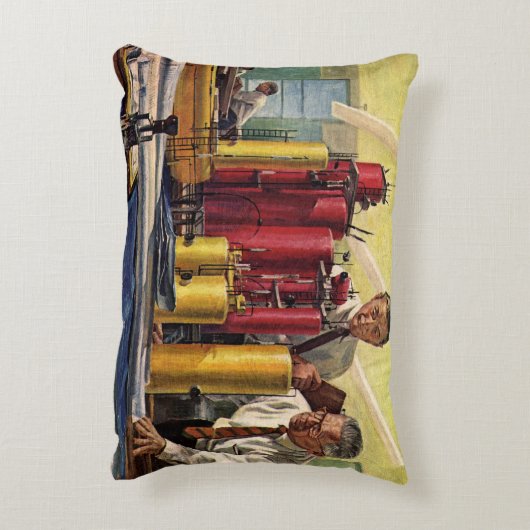 オフィスで作業する設計者、ヴィンテージビジネス アクセントクッション (裏面(縦))