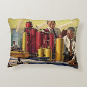 オフィスで作業する設計者、ヴィンテージビジネス アクセントクッション (裏面)