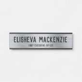 オフィスのドア名のプレート記号 – シルバーとブラック サインプレート (正面)