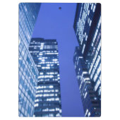 オフィスの建物の窓のDefocused上向きの眺め クリップボード (裏面)