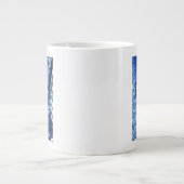 オフィスの建物の窓のDefocused上向きの眺め ジャンボコーヒーマグカップ (正面)