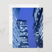 オフィスの建物・ウィンドウの焦点を外した上向き表示 ポストカード (正面/裏面)
