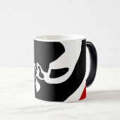 オフセットチャンバー：抽象芸術ブラック、ホワイト、レッド モーフィングマグカップ (正面右)
