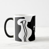 オフセットチャンバー：抽象芸術ブラック、ホワイト、レッド モーフィングマグカップ (左)