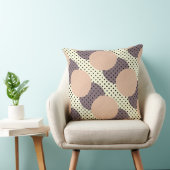 オフホワイトにピンクの紫の黒をドット クッション (椅子)