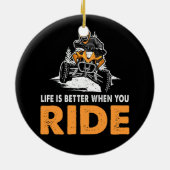 オフロードでクワッドAtvビックに乗ると人生が良い セラミックオーナメント (裏面)