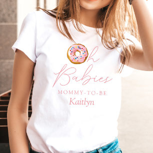 オベビーズドーナツ散水双子の女の子の赤ちゃんシャワー Tシャツ