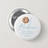 オベビーズドーナツ散水双子の少年の赤ちゃんシャワー 缶バッジ (正面&裏面)