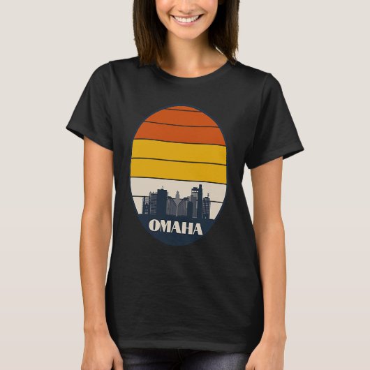 オマハスカイライン、オマハネブラスカ、オマハNEシティ Tシャツ (正面)