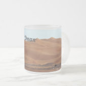 オマーンの砂漠 フロストグラスマグカップ (正面右)