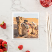 オマーン砂漠のラクダに迫る スタンダードカクテルナプキン (インサイチュ)
