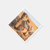 オマーン砂漠のラクダに迫る スタンダードカクテルナプキン (角)