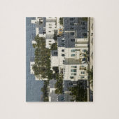 オマーン、マスカット、クルム。Qurm領域の建物/ ジグソーパズル (縦)