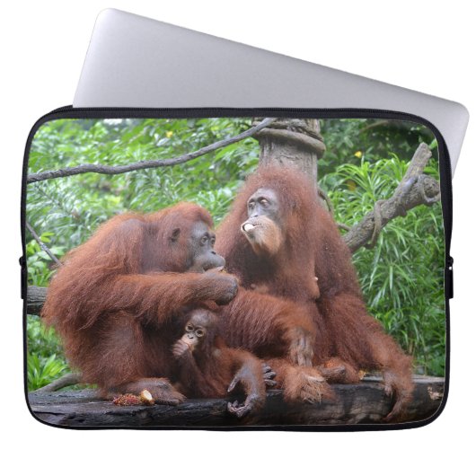 オランウタンシンガポール動物園で朝食 ラップトップスリーブ (正面)