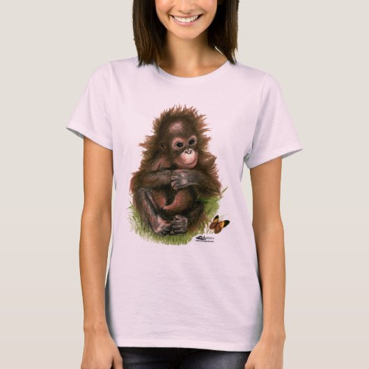 オランウータンの赤ちゃんと蝶 Tシャツ (正面)
