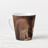 オランウータン母とベビーザズー カフェラテマグ (左アングル)