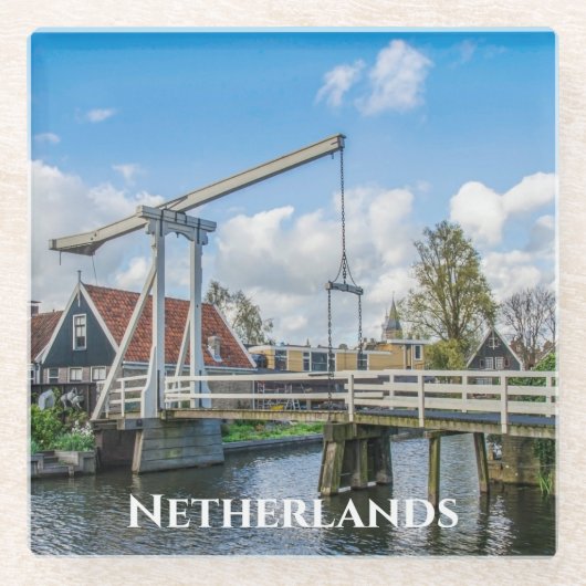 オランダで木製の橋を持ち上げるオランダ ガラスコースター (正面)