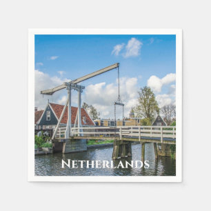 オランダで木製の橋を持ち上げるオランダ スタンダードカクテルナプキン