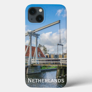 オランダで木製の橋を持ち上げるオランダ iPhone 13ケース