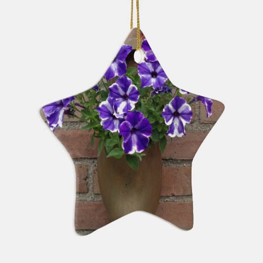 オランダのクロッグと紫の青の白い紫の壁 セラミックオーナメント (右)