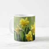 オランダのマスターの黄色いラッパスイセン コーヒーマグカップ (正面左)
