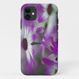 オランダのリスにあるキュケンホフ庭園の紫の花のクローズアップ iPhone 11 ケース