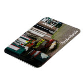 オランダの伝統的な木製の靴が置かれた通り マグネット (左側)