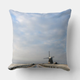 オランダの雪と風車のある冬の風景 クッション