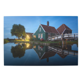 オランダの黄昏時のチーズファームハウス メタルプリント