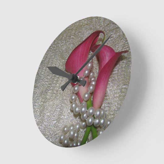 オランダカイウユリによっては真珠のレースの柱時計が開花します ラウンド壁時計 (傾斜)