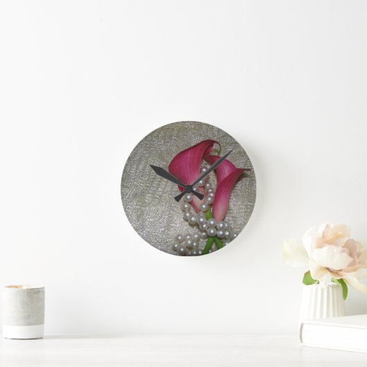 オランダカイウユリによっては真珠のレースの柱時計が開花します ラウンド壁時計 (ホーム)