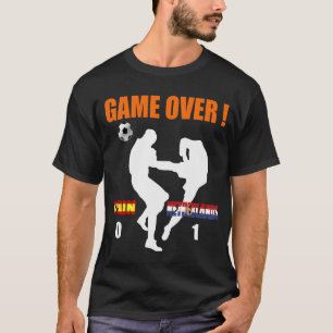 オランダ上のゲーム1スペイン0のオランダの空手の蹴り Tシャツ