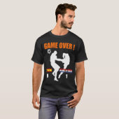 オランダ上のゲーム1スペイン0のオランダの空手の蹴り Tシャツ (正面フル)